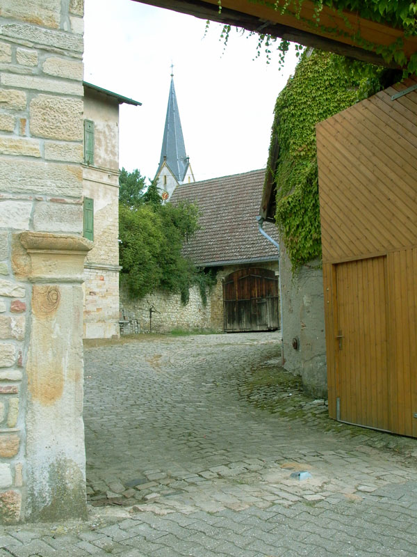 ehemaliger Pfarrhof und Kirche